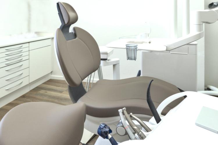Behandlungsstuhl Zahnärzte Erkelenz